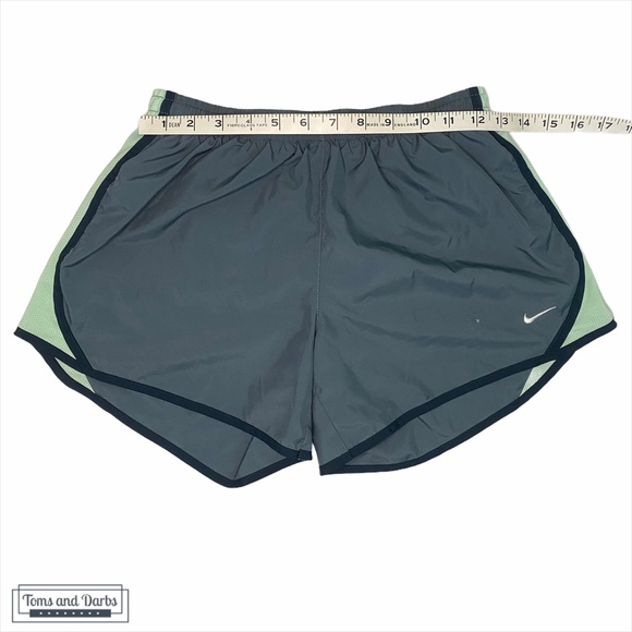Nike Kids Running Dri-Fit Shorts with Lining - Picture 6 of 8